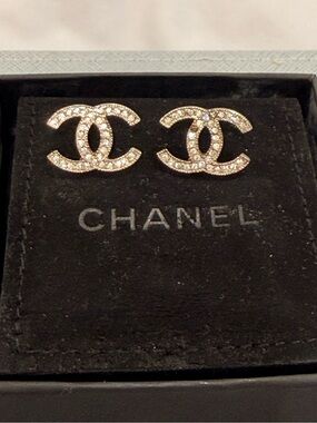 CHANEL CC Crystal Logo Stud Earrings